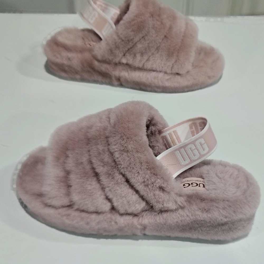 UGG Kids Sheepskin Leather Upper Faux Fur Fluffy Slippers -light Pink Size 5M